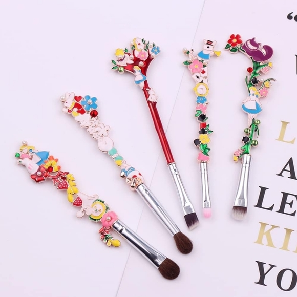 Disney Alice in Wonderland Makeup Brush Set - Picture 5 of 8
